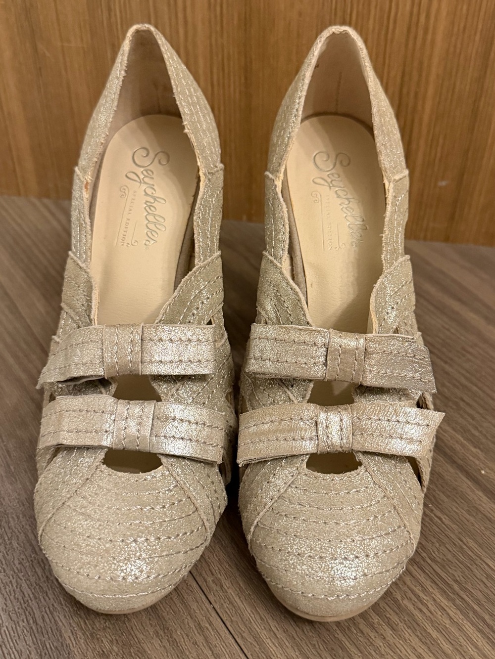 ✨Seychelles Women's Metallic Taupe Heeled Dress Pumps. Size 7.5 - Picture 4 of 13